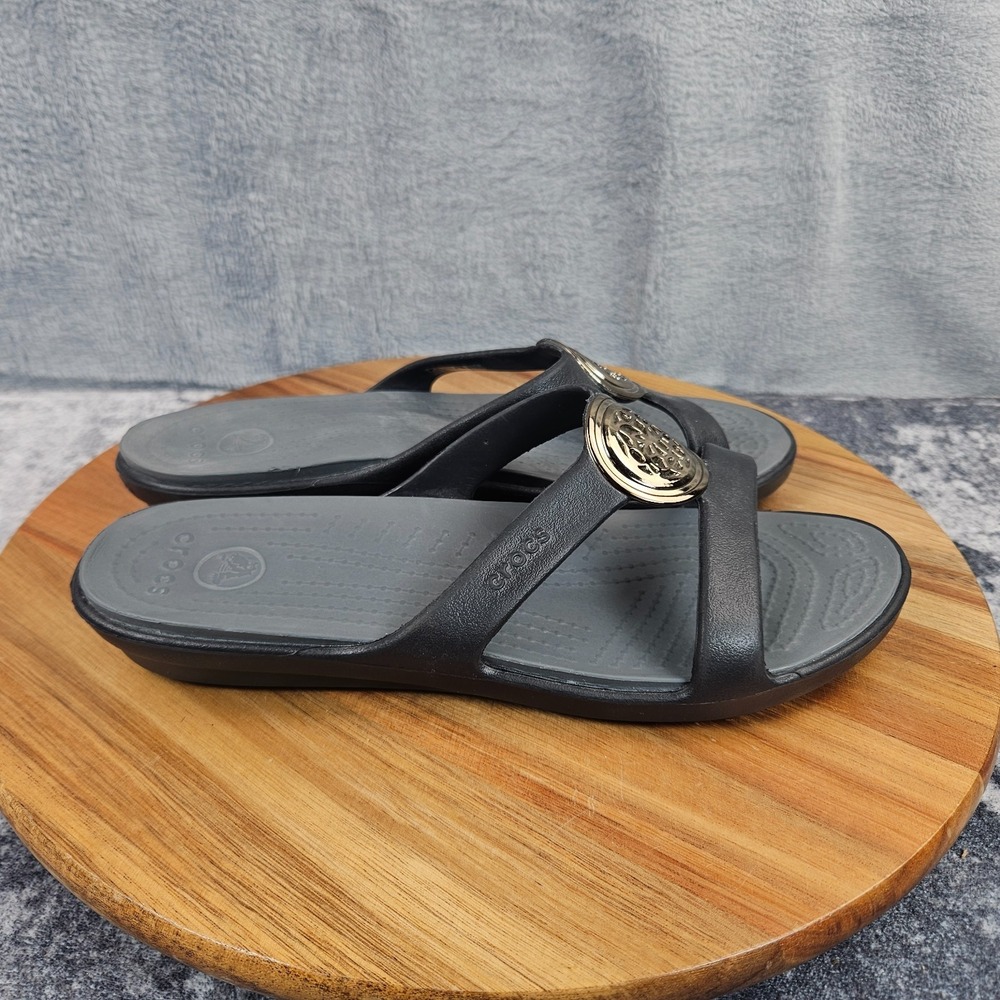 Crocs Sanrah Sandals Women's Size 7 Black Medallion Circle Slip On Slides